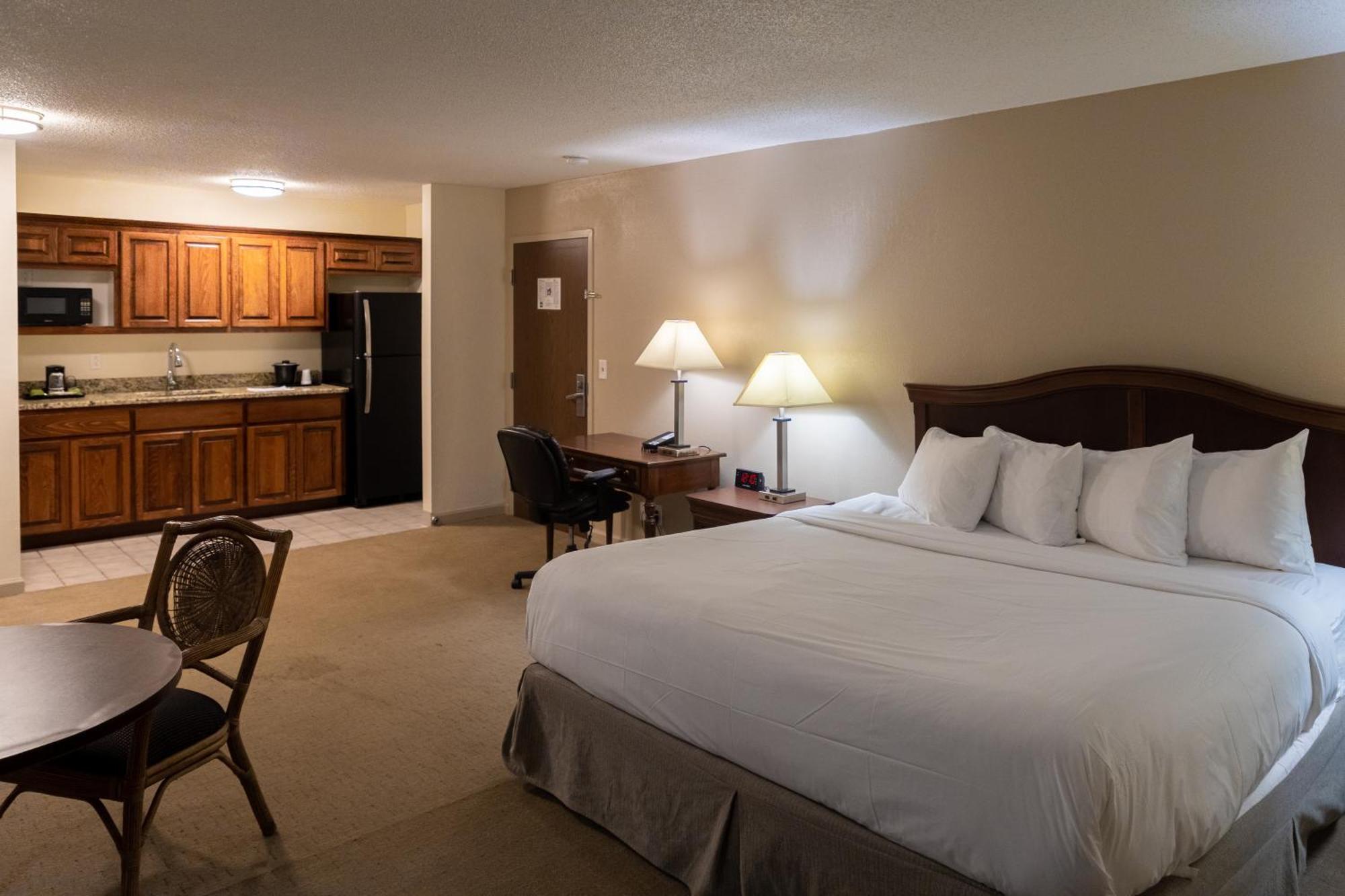 Cottonwood Suites Savannah Hotel & Conference Center Pooler Extérieur photo