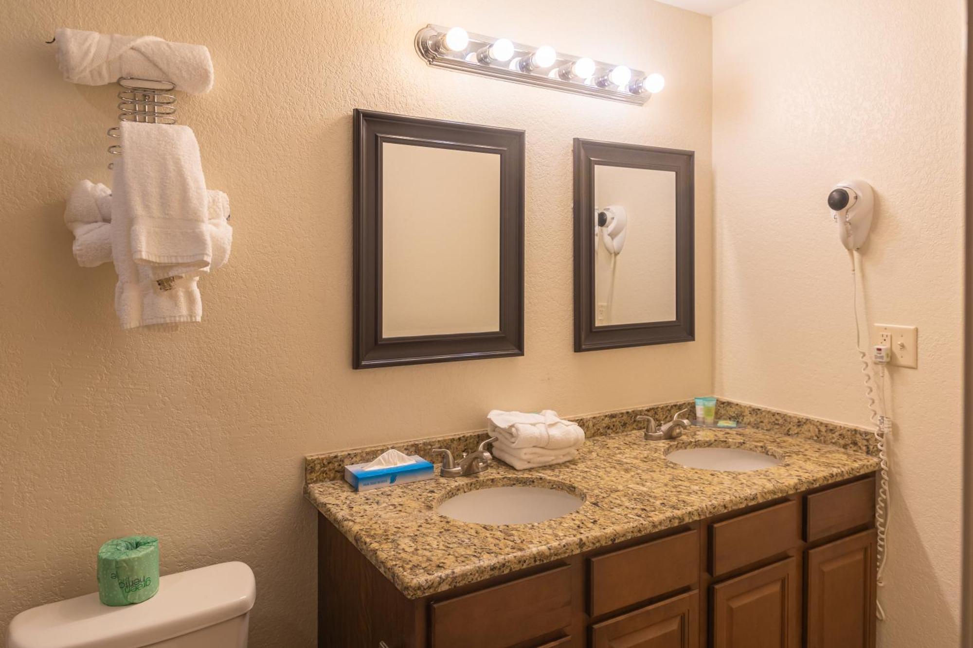 Cottonwood Suites Savannah Hotel & Conference Center Pooler Extérieur photo