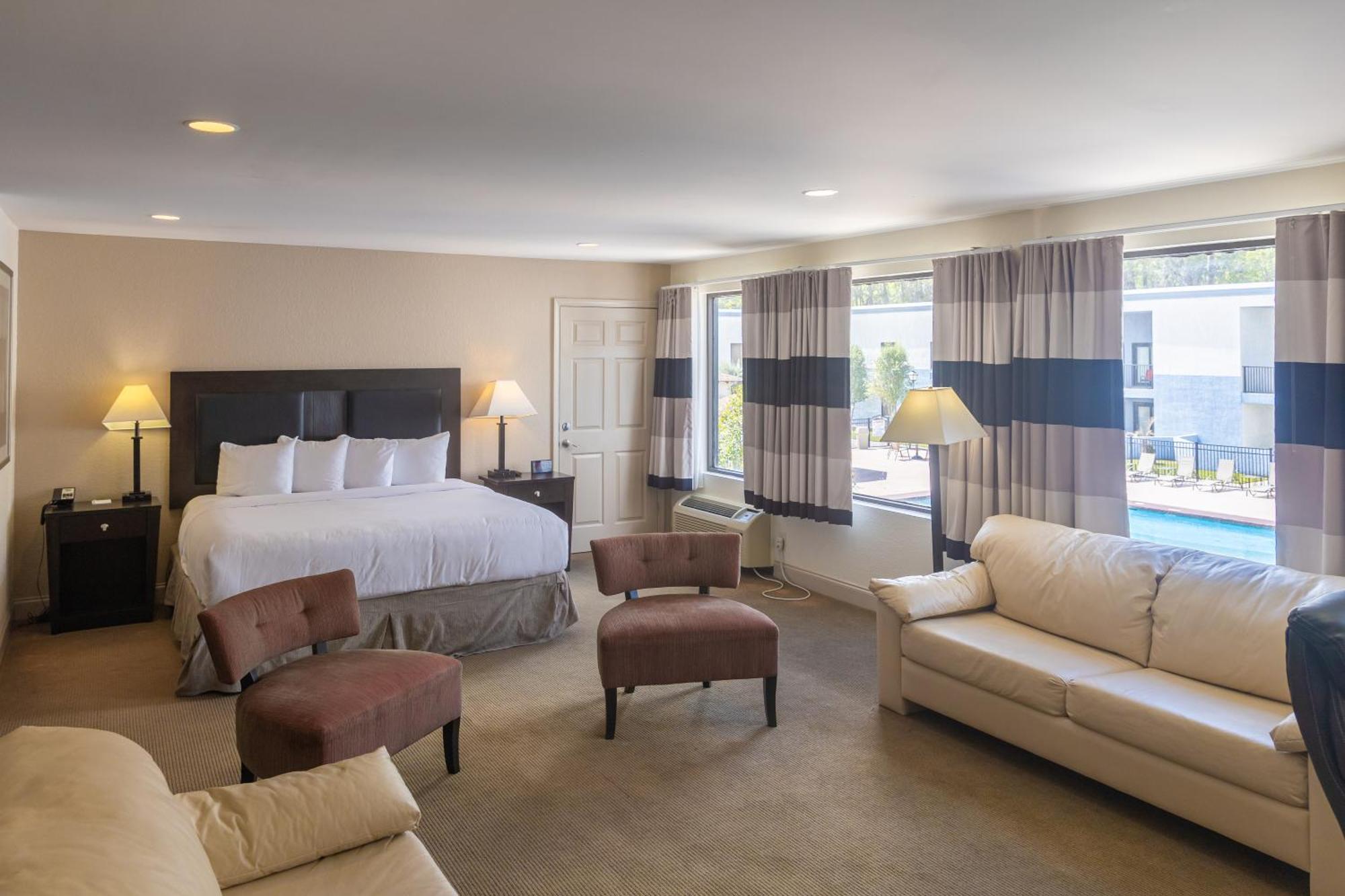 Cottonwood Suites Savannah Hotel & Conference Center Pooler Extérieur photo