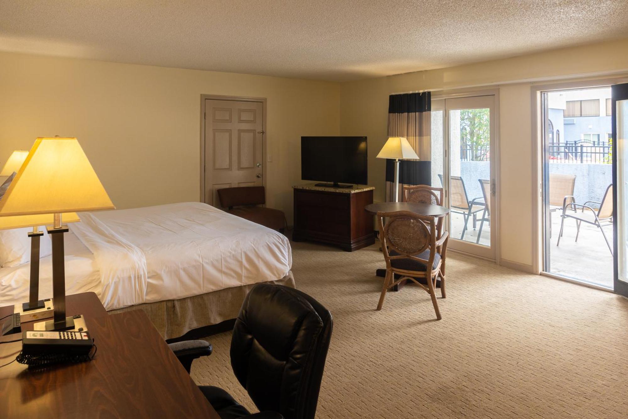 Cottonwood Suites Savannah Hotel & Conference Center Pooler Extérieur photo