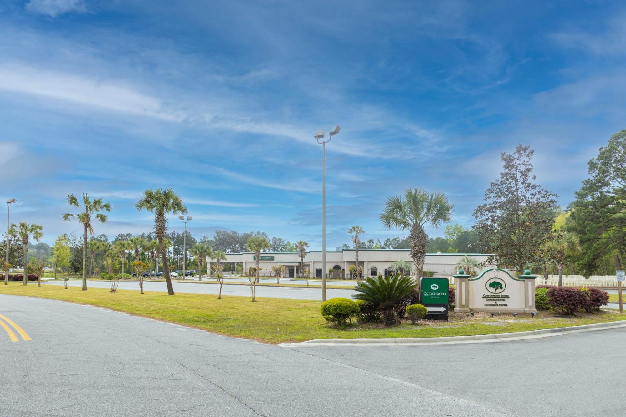Cottonwood Suites Savannah Hotel & Conference Center Pooler Extérieur photo
