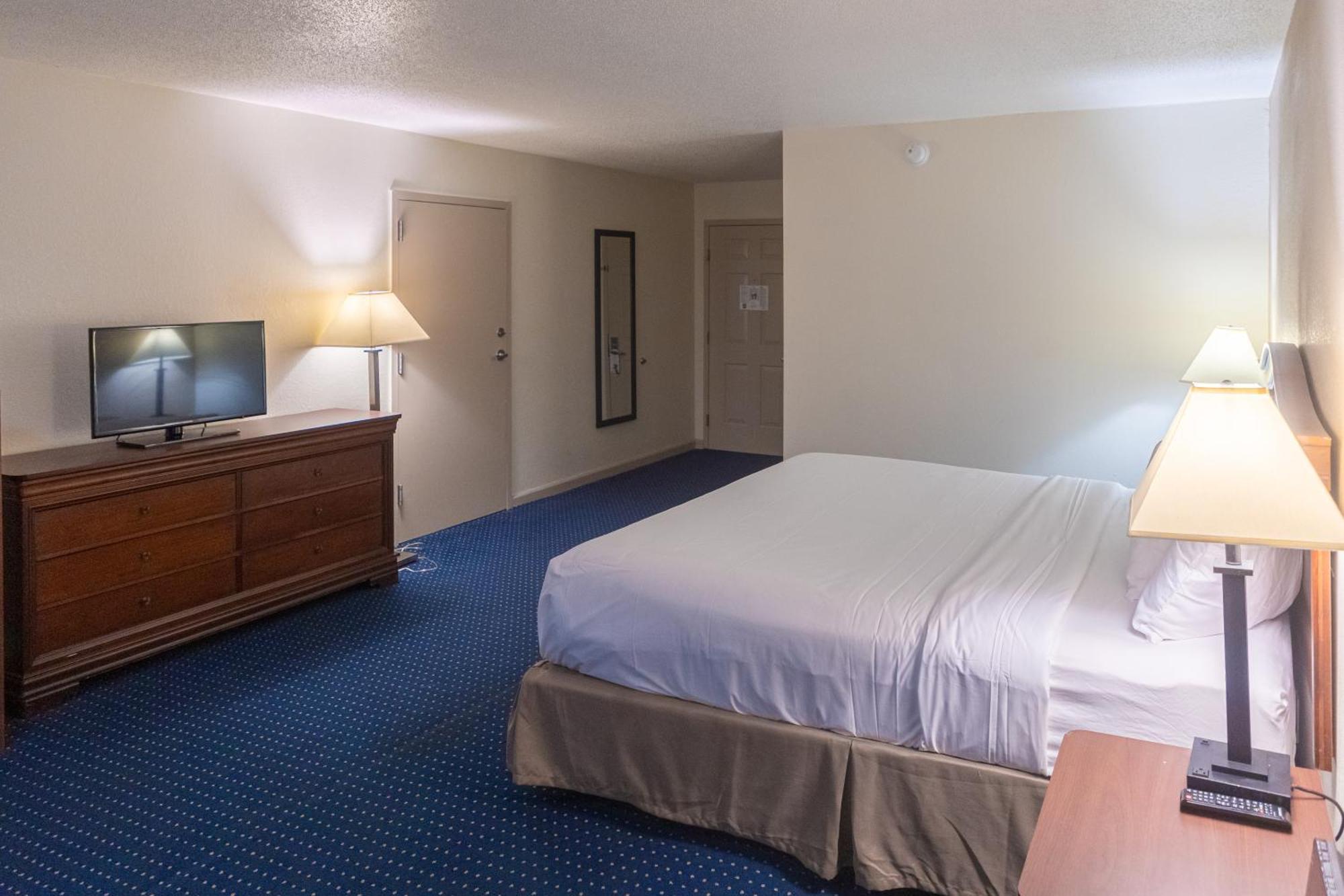 Cottonwood Suites Savannah Hotel & Conference Center Pooler Extérieur photo